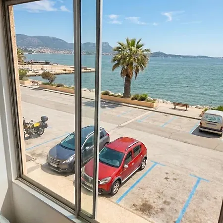Vue T2 Duplex à 50 M Climatisation 4 Personnes Et 1 Bébé
